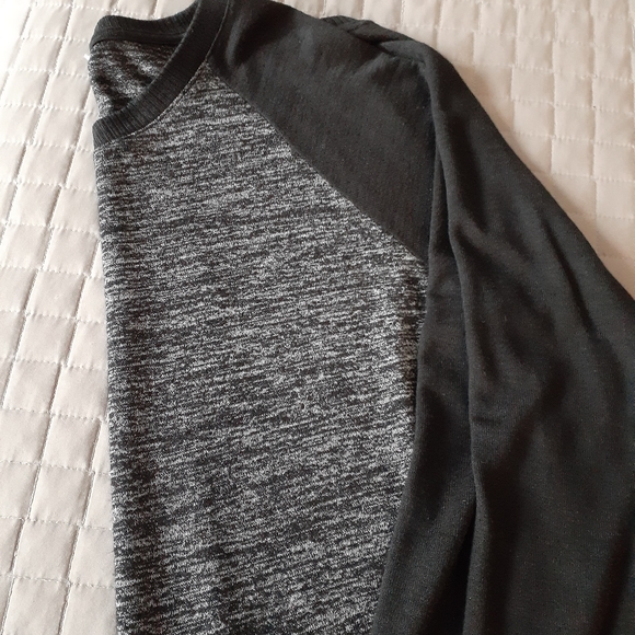 Gap sweater - baseball shirt style - Picture 4 of 4